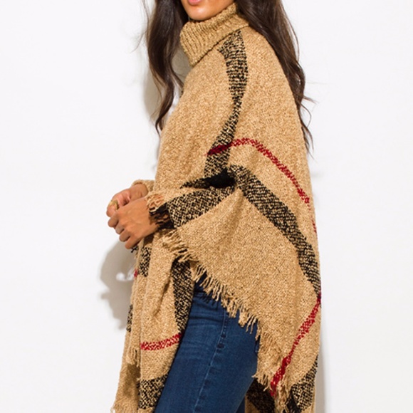 🎊1 HOUR SALE! 🎊Fuzzy Poncho! (PRICE FIRM) - Picture 3 of 8